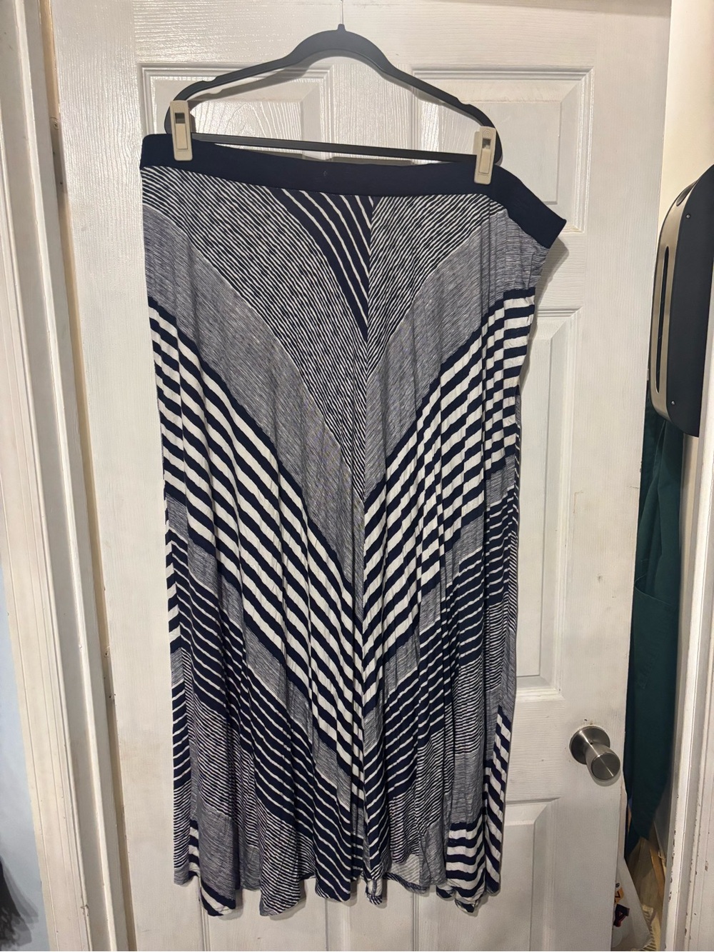 Lane Bryant Navy and White Chevron Maxi Skirt
